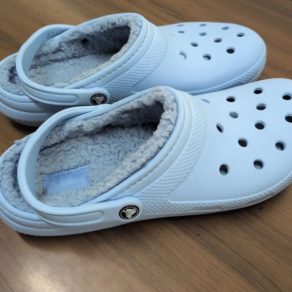 Crocs Light Blue Men's Fuzzy Comfort‎